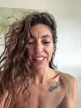 Amani_thewolf webcam