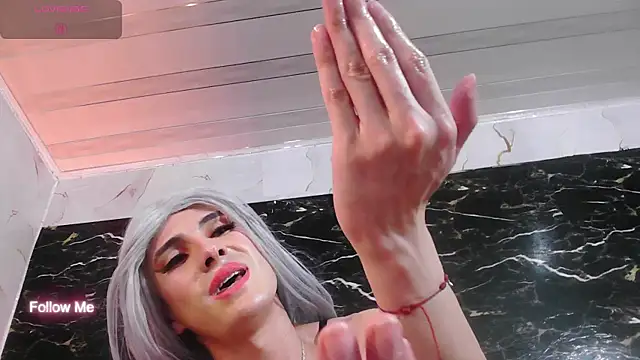 crislingery_dolli webcam