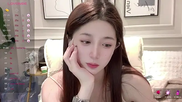 美女UU-1314在线直播