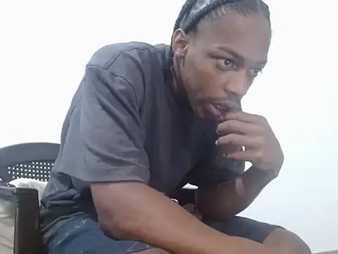 Larry-n-clouds webcam