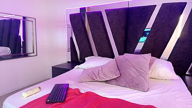 sophia_love__ webcam