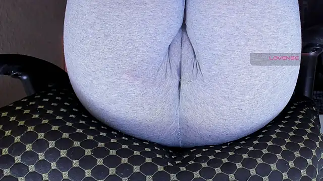 Cameltoe_squirt_inPants webcam