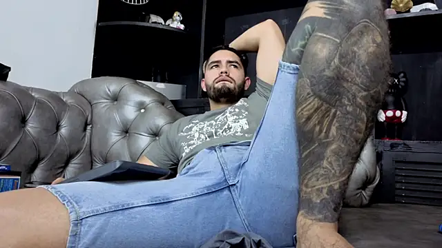 matteosantos - Matteosantos's free webcam - UK Sex Cams