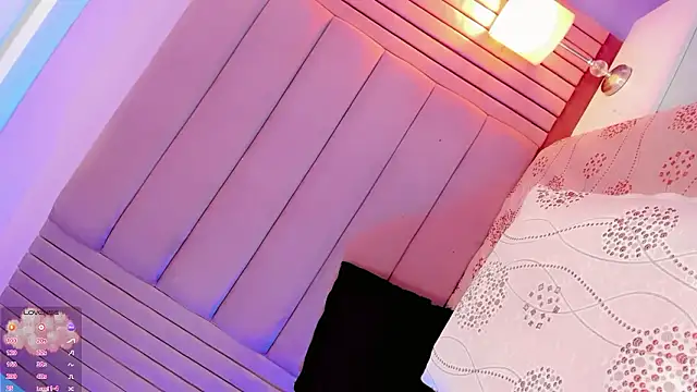 Camille_deluxe webcam