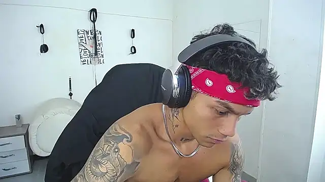 leonard_price - Leonard_Price's free webcam - UK Sex Cams