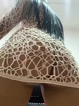 Webcam Model (Rosa_25x)  is live.Free join now!