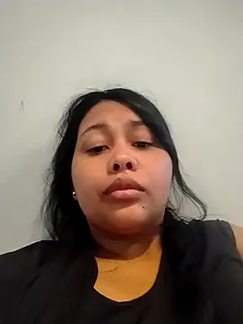 Webcam Model (Alessandraa-)  is live.Free join now!