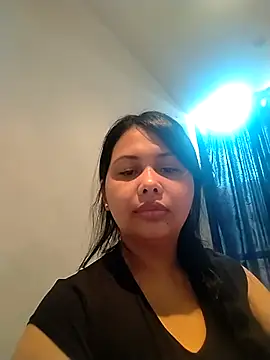 alessandraa- - Alessandraa-'s free webcam