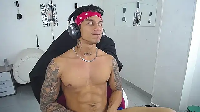 Leonard_Price webcam