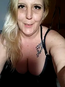 beccideluxe - BecciDeluxe's free webcam