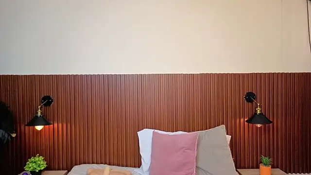 chanel_brunette webcam