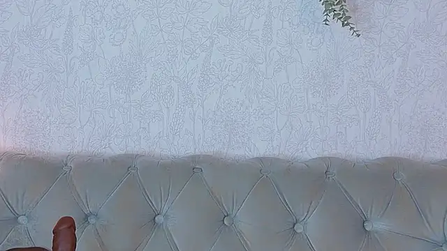 Cloee_Rainbow1 webcam