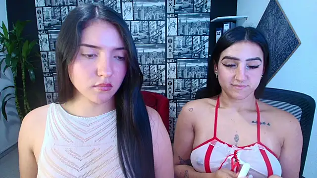 Isa_And_Natasha webcam