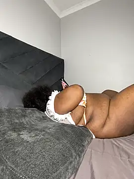 misslola27 - MissLola27's free webcam - UK Sex Cams