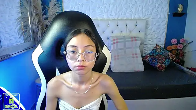 nathaliasweet_11 - NathaliaSweet_11's free webcam - UK Sex Cams