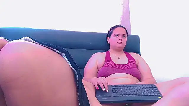 brunnette_hot webcam