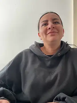 Webcam Model (Abril_Luv)  is live.Free join now!