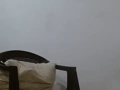 Larry-n-clouds webcam