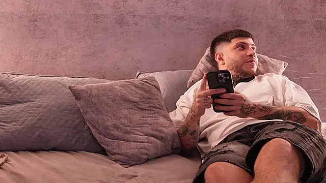 Nicky_and_Blake webcam