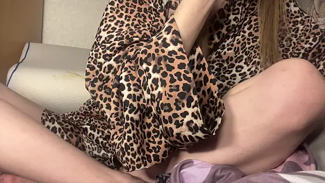 missevelynglow - MissEvelynGlow's free webcam