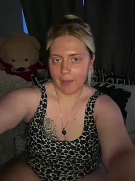 blondiee3088 (G young) - BOYFRIEND COMES AND FUCKS ME 💦💦