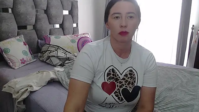 sara_hott_1 - Sara_hott_1's free webcam - UK Sex Cams