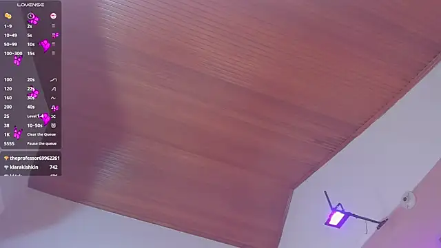 elodie_walker webcam