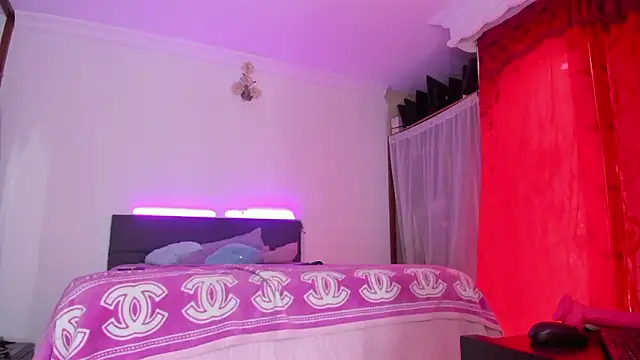 sexy-luna-star-ts webcam