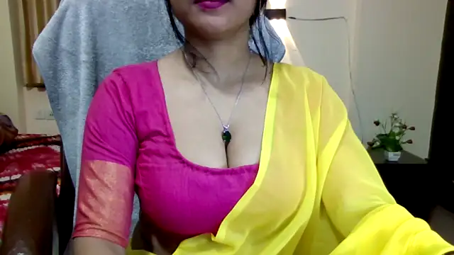 Queenhimanshi webcam