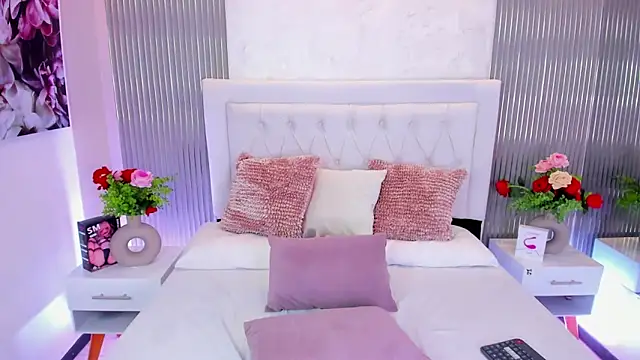 MelodySweetHoney webcam