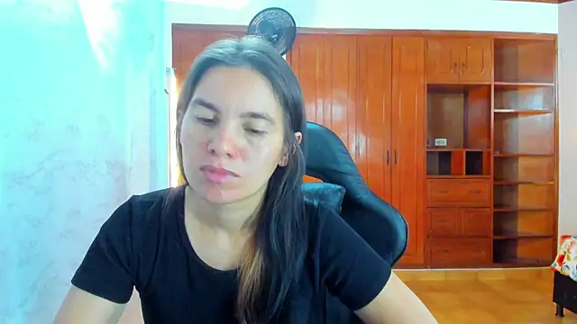 Emily_and_Soffy webcam