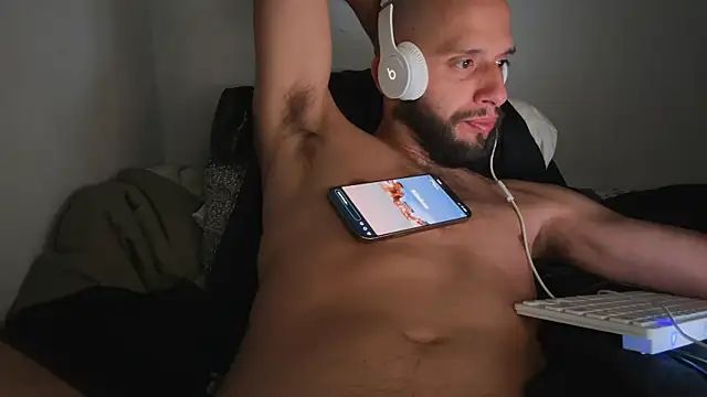 EsteemedWonder17 webcam