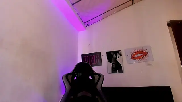 crisstal_miler webcam