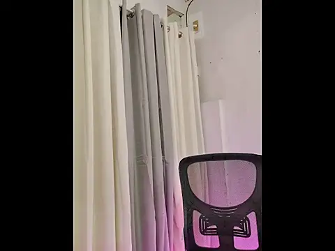 doridelux20 - DoriDelux20's free webcam - UK Sex Cams