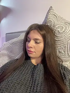 CurlyLara webcam