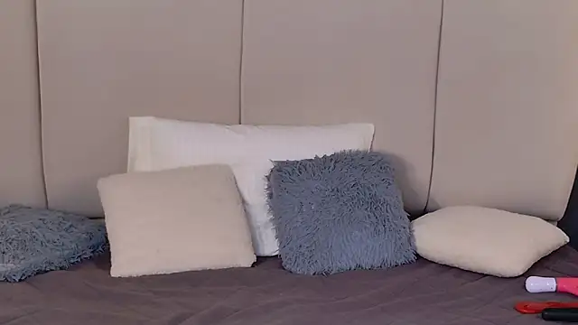 Niicolle_Miller webcam