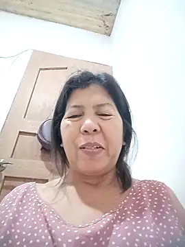 Webcam Model (TropicalFlower) is live