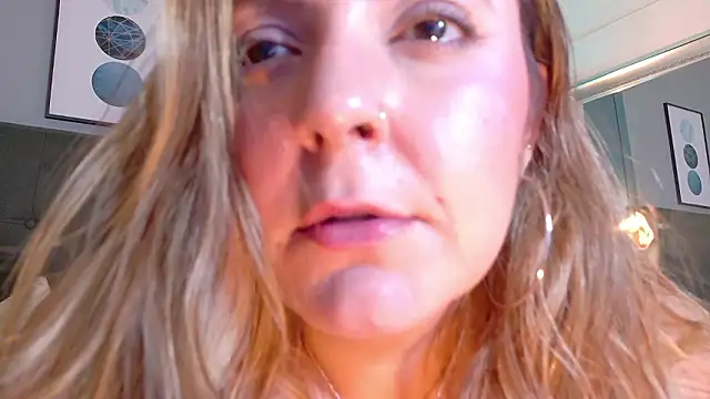 AmbarRoberts_ webcam