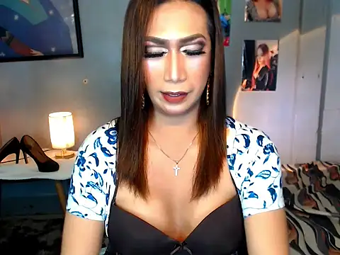 littleredbunny27 webcam