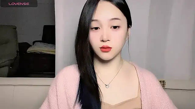 美女woaiqinqin在线直播