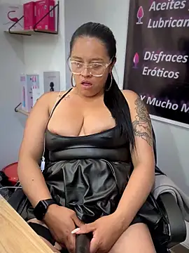 -Mia1 from StripChat is Freechat