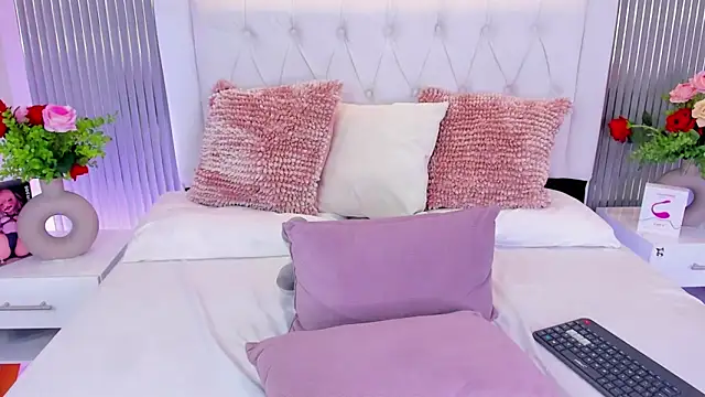 MelodySweetHoney webcam