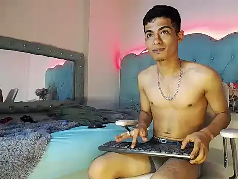 Apolo_Richards webcam