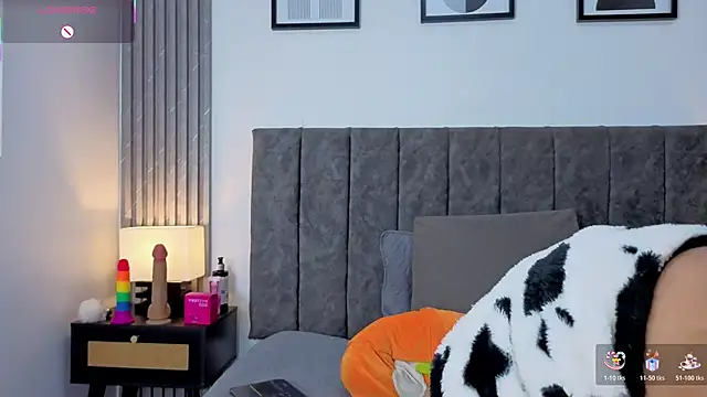 ema_stone65 - Ema_Stone65's free webcam