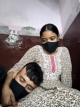 couplegk71 - Couplegk71's free webcam