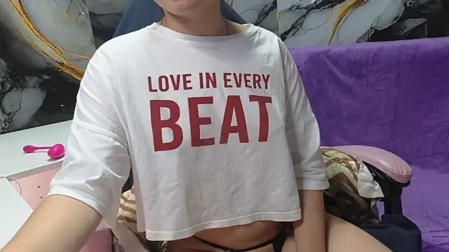 lilimini032 - Lilimini032's free webcam - UK Sex Cams