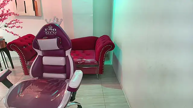 Live sex cam of Emily_andrews