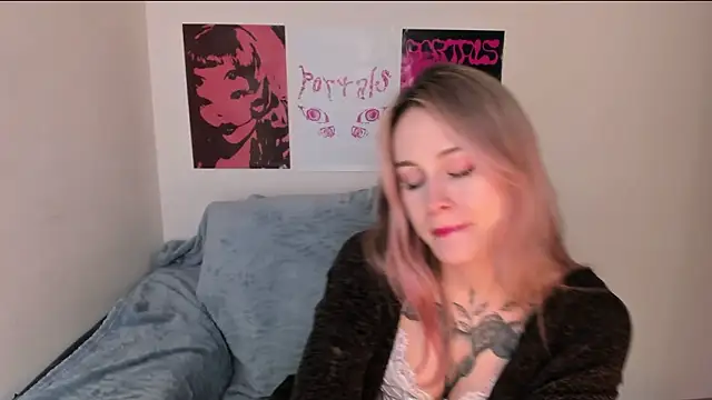 aviva_faith (F young) - Stay in lingerie