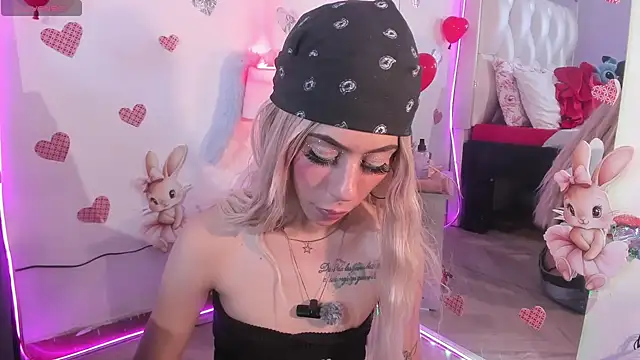 Darlyn_tenderhot__ webcam