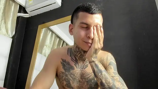 Andrew_sanders68 webcam